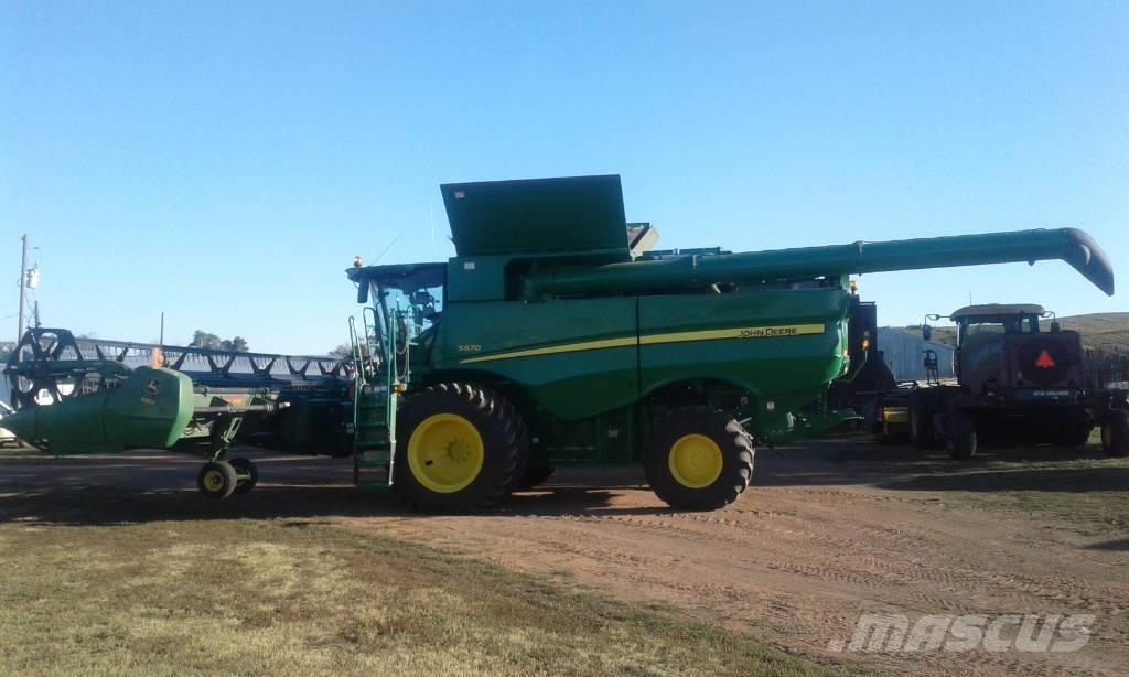 John Deere S 670 联合收割机