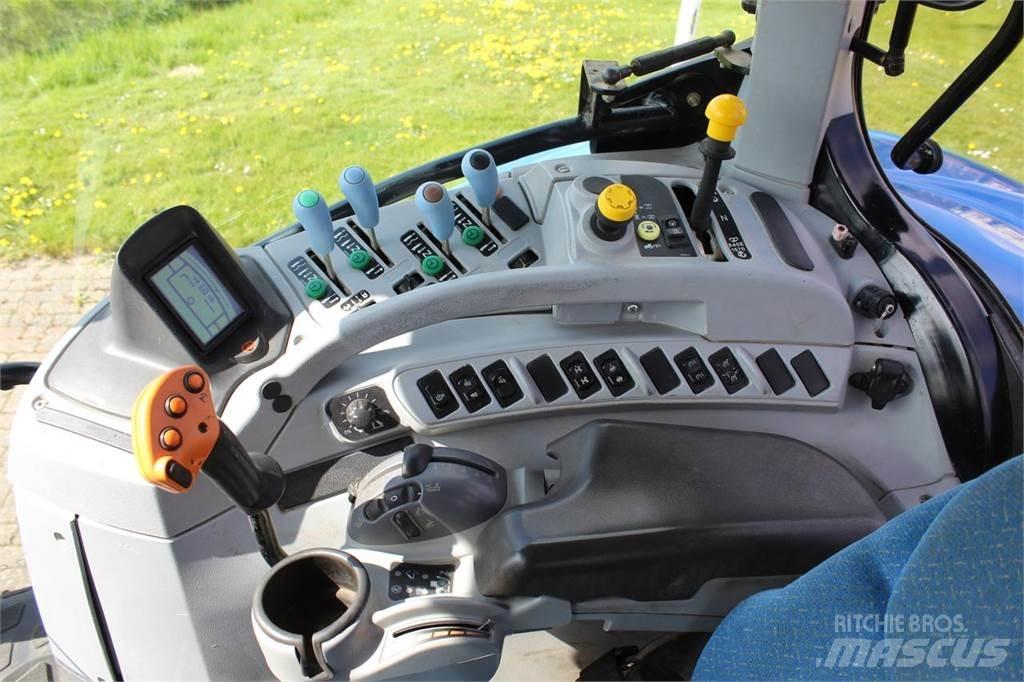 New Holland T7050 拖拉机/农用车