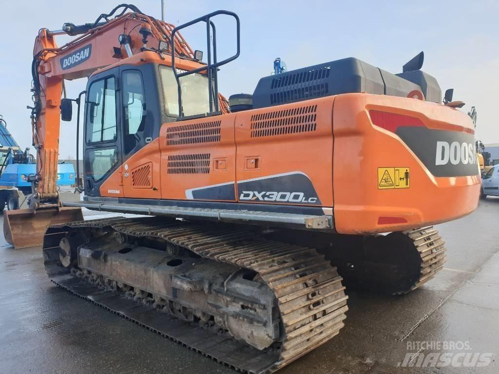 Doosan dx300 履带挖掘机