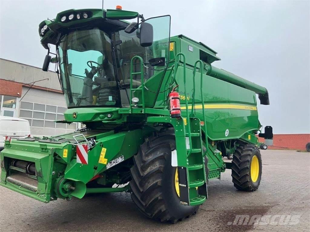 John Deere T560 联合收割机