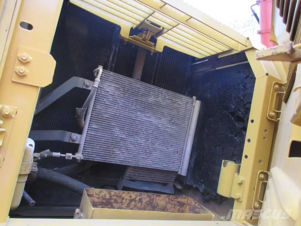 Komatsu PC 240 履带挖掘机