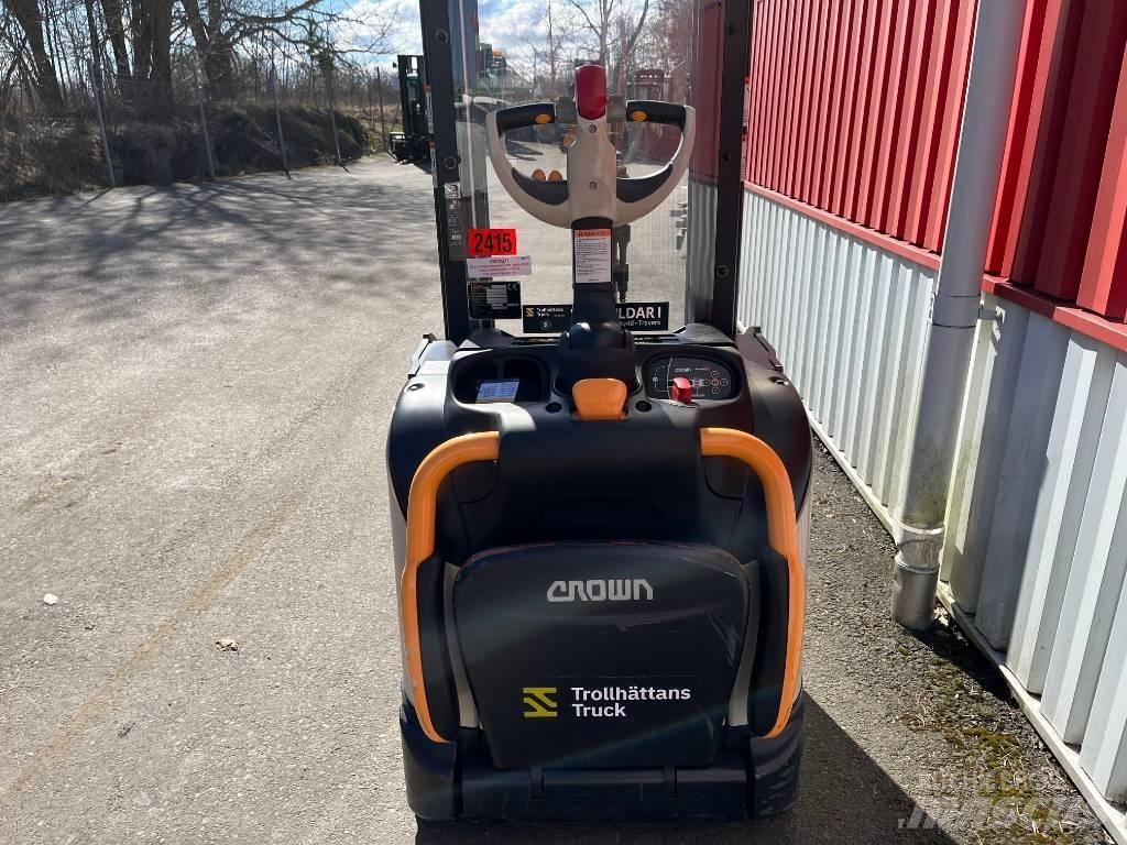 Crown ETi40001,2 手推堆垛车