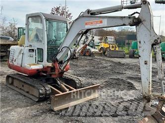 Takeuchi TB135 小型挖掘机