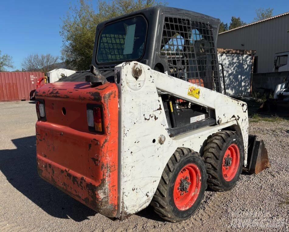 Bobcat S 100 滑移装载机