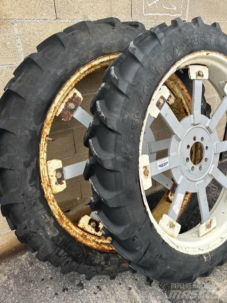 Michelin 230/95R48 轮胎、车轮、轮圈