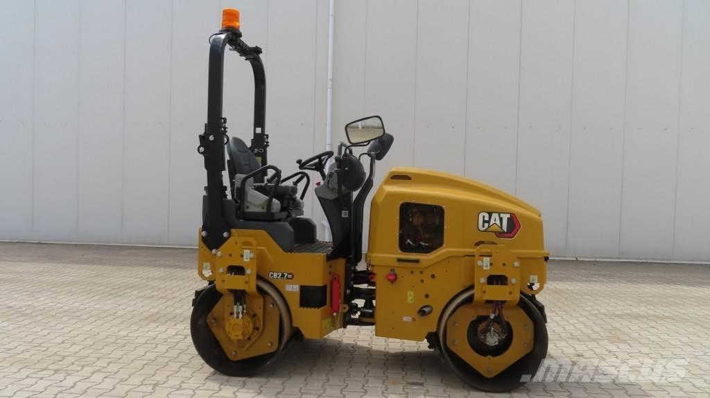 CAT CB2.7GC 双轮压路机
