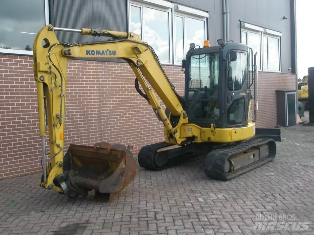 Komatsu PC45MR-3 小型挖掘机