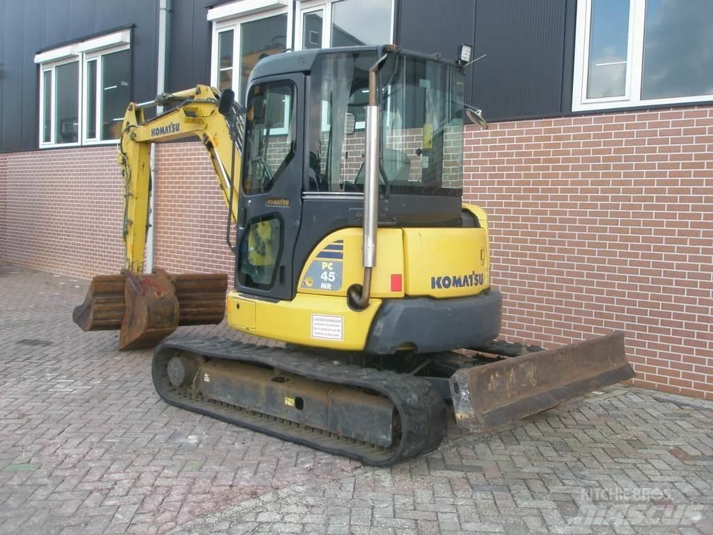 Komatsu PC45MR-3 小型挖掘机