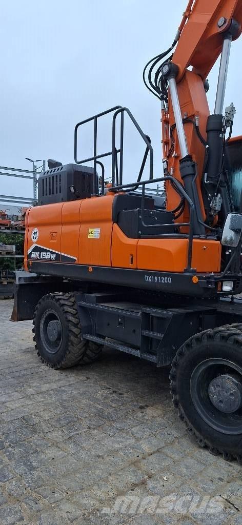Doosan DX 190 W-7 轮式挖掘机