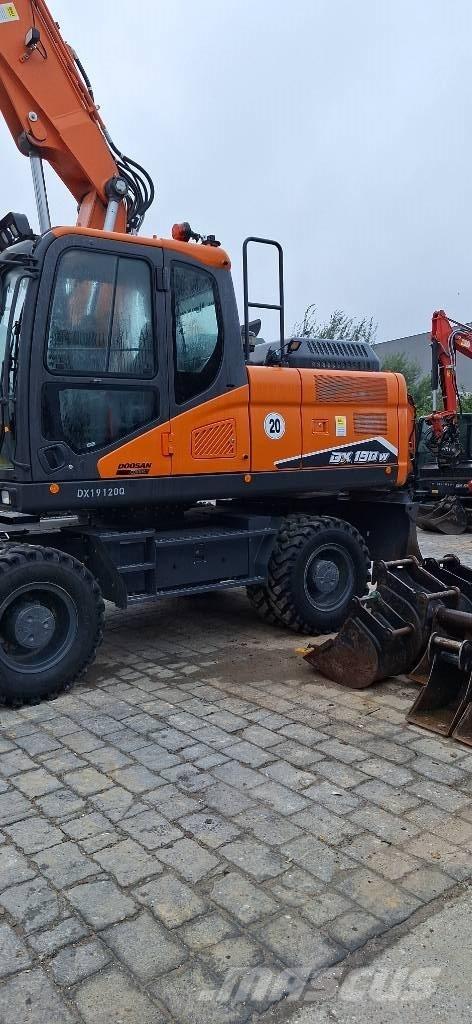 Doosan DX 190 W-7 轮式挖掘机