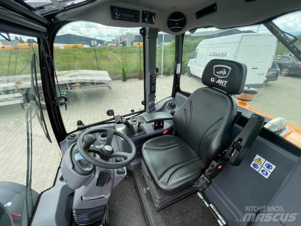 GiANT g5000 多功能装载机