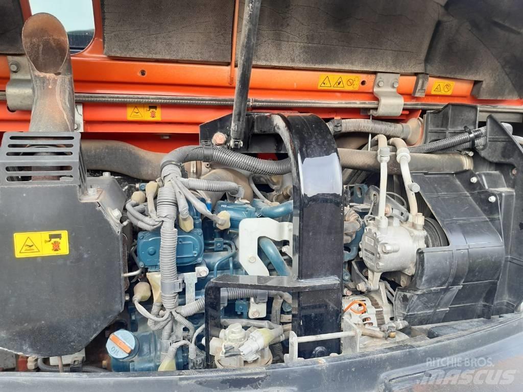Kubota KX 080-4 中型挖掘机