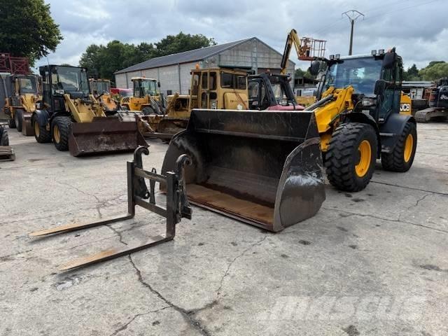 JCB TM 320 S 伸缩臂叉装车|叉装车