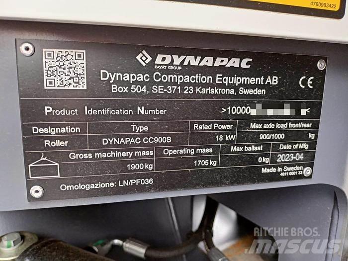 Dynapac CC900S 拖式振动压路机