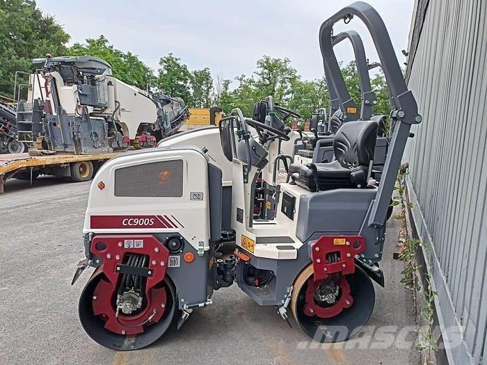 Dynapac CC900S 拖式振动压路机