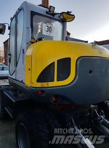Neuson EW100 小型挖掘机