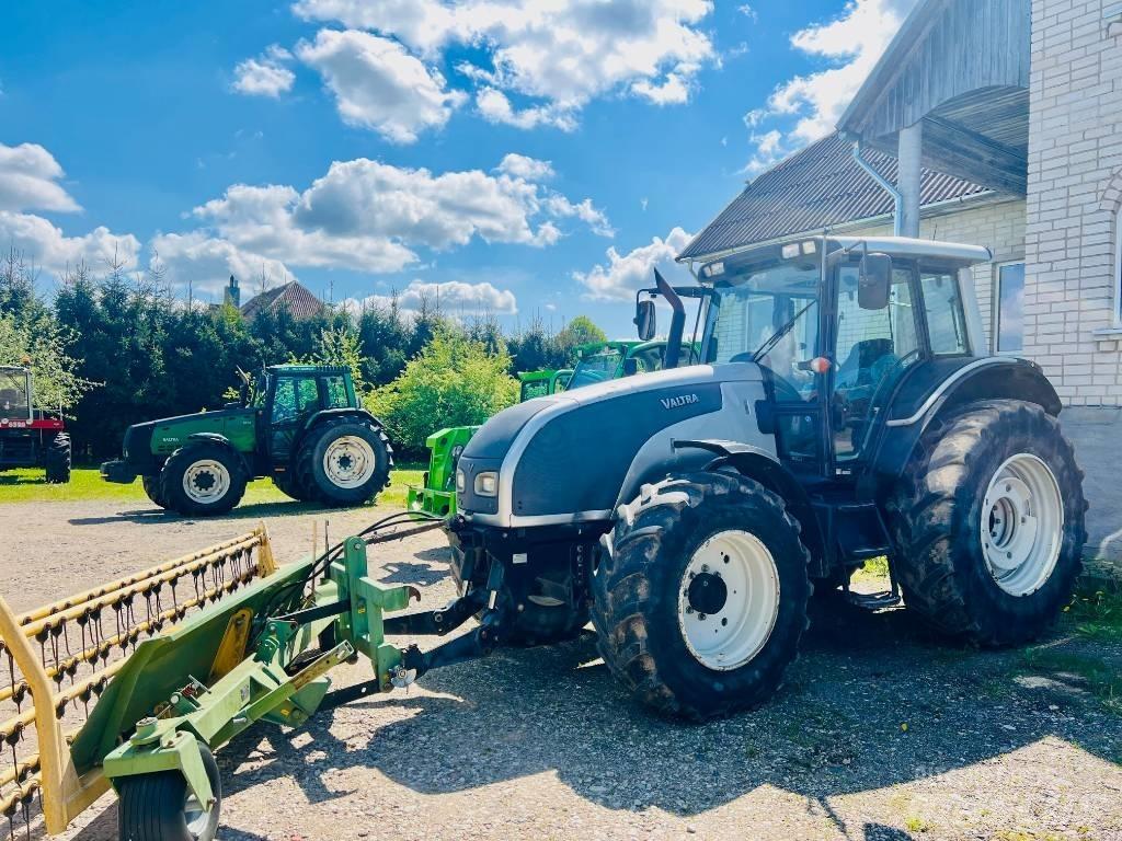 Valtra T 121 拖拉机/农用车