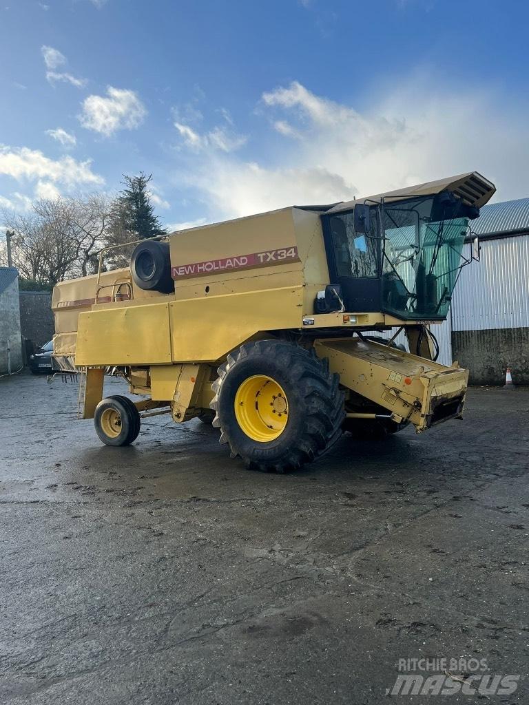 New Holland Tx34 联合收割机