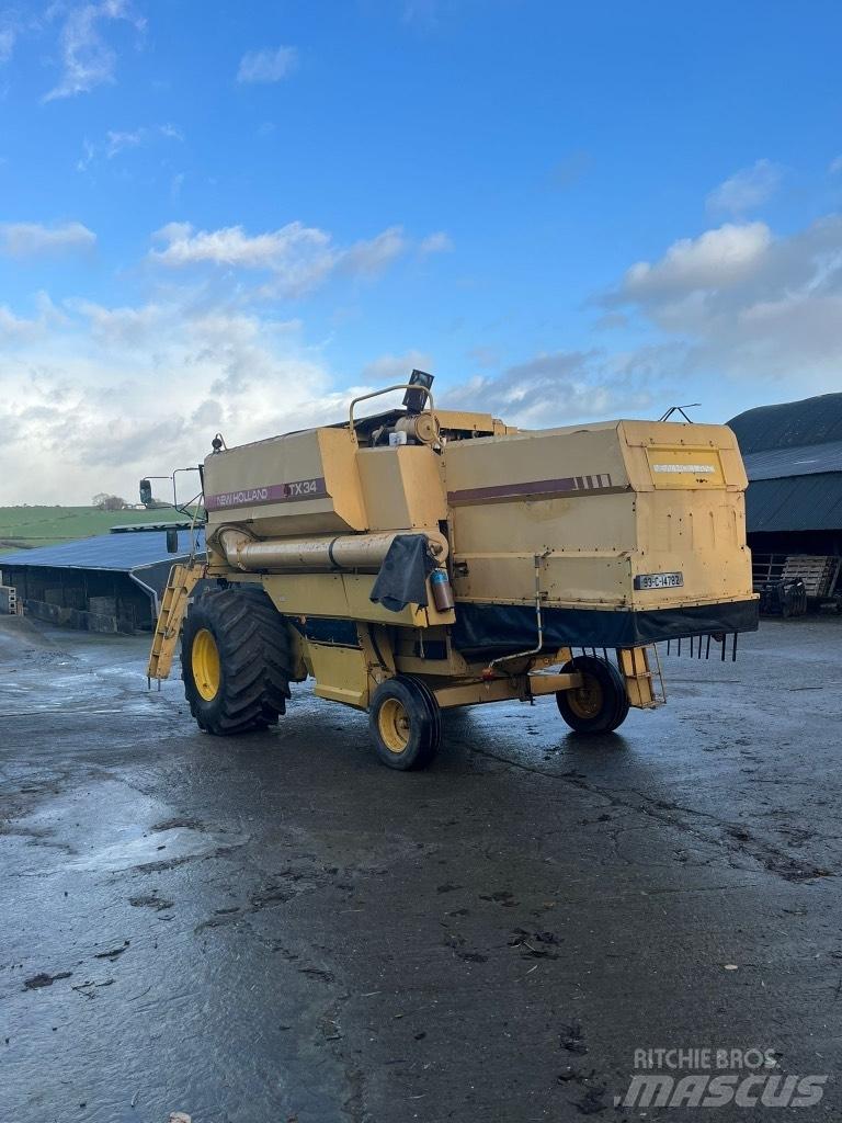 New Holland Tx34 联合收割机