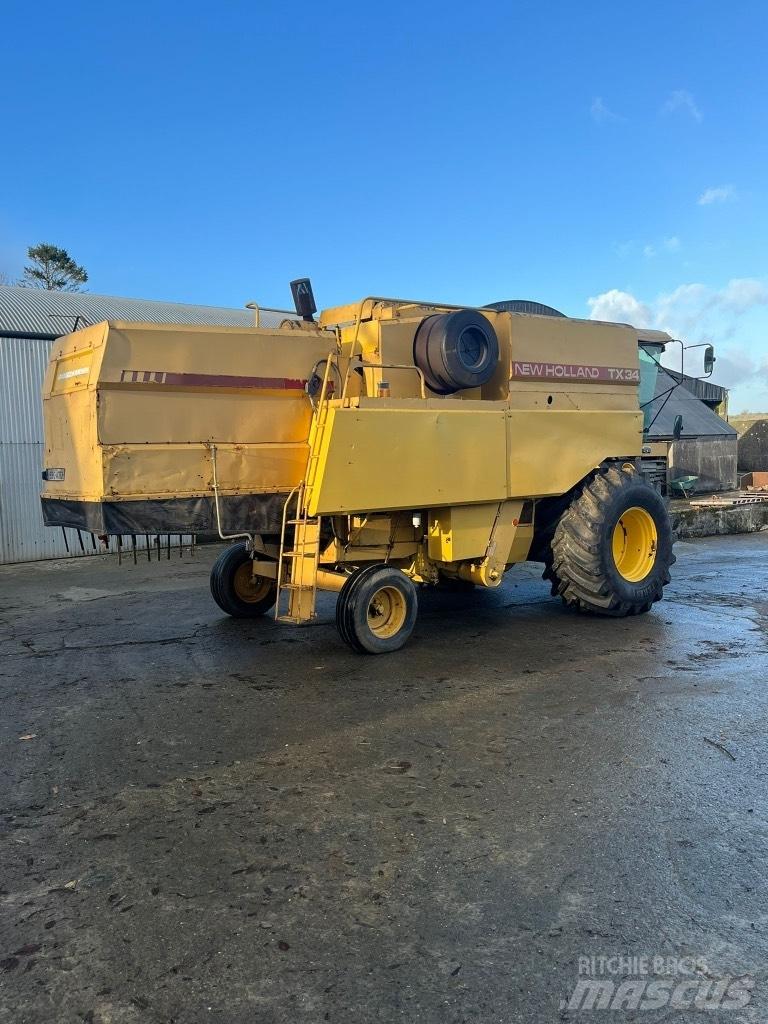 New Holland Tx34 联合收割机