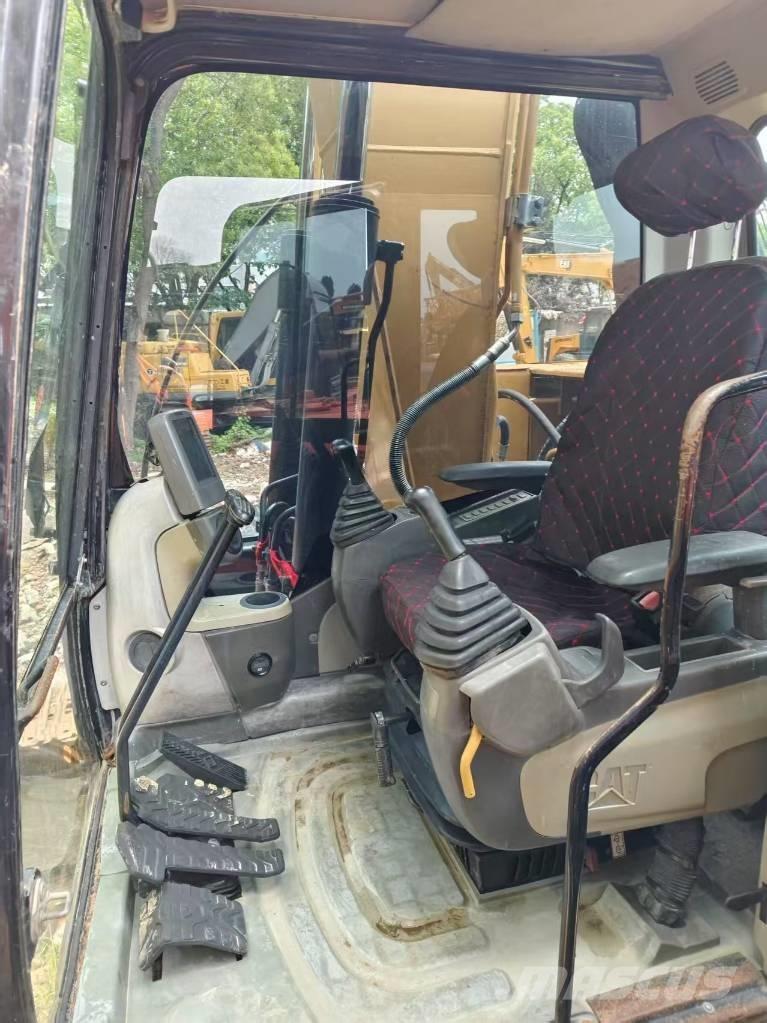 CAT 313D2GC 中型挖掘机