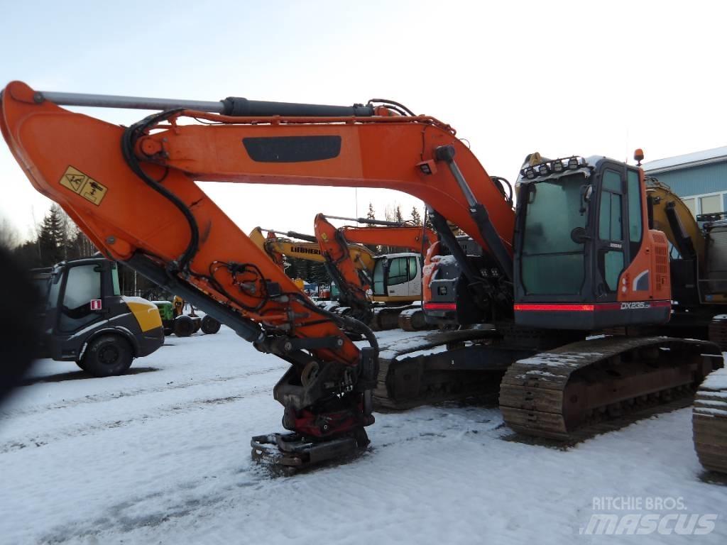 Doosan DX 235 履带挖掘机