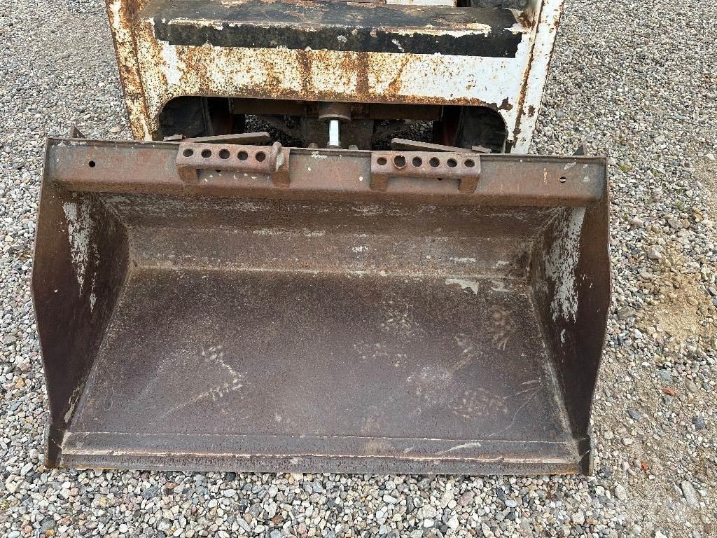 Bobcat 553 滑移装载机