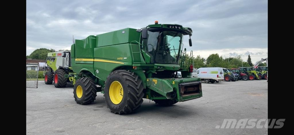 John Deere S670I 联合收割机