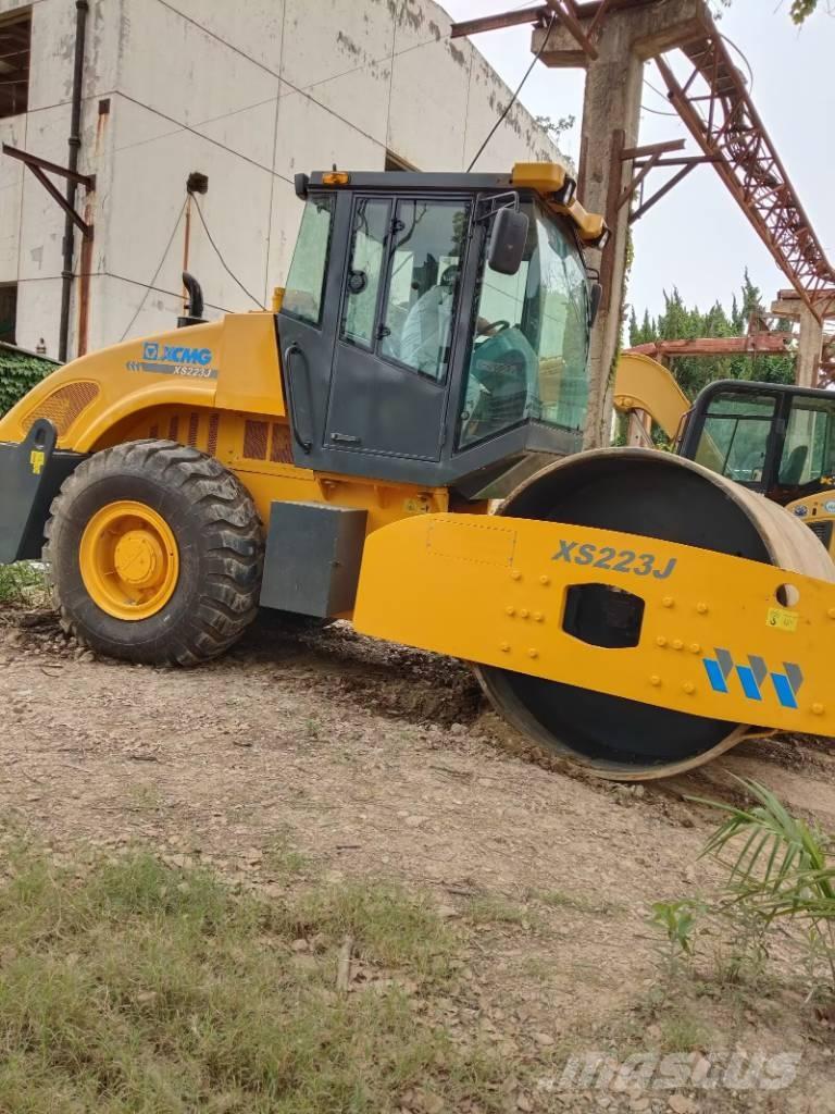 XCMG XS 223 J 单轮压路机
