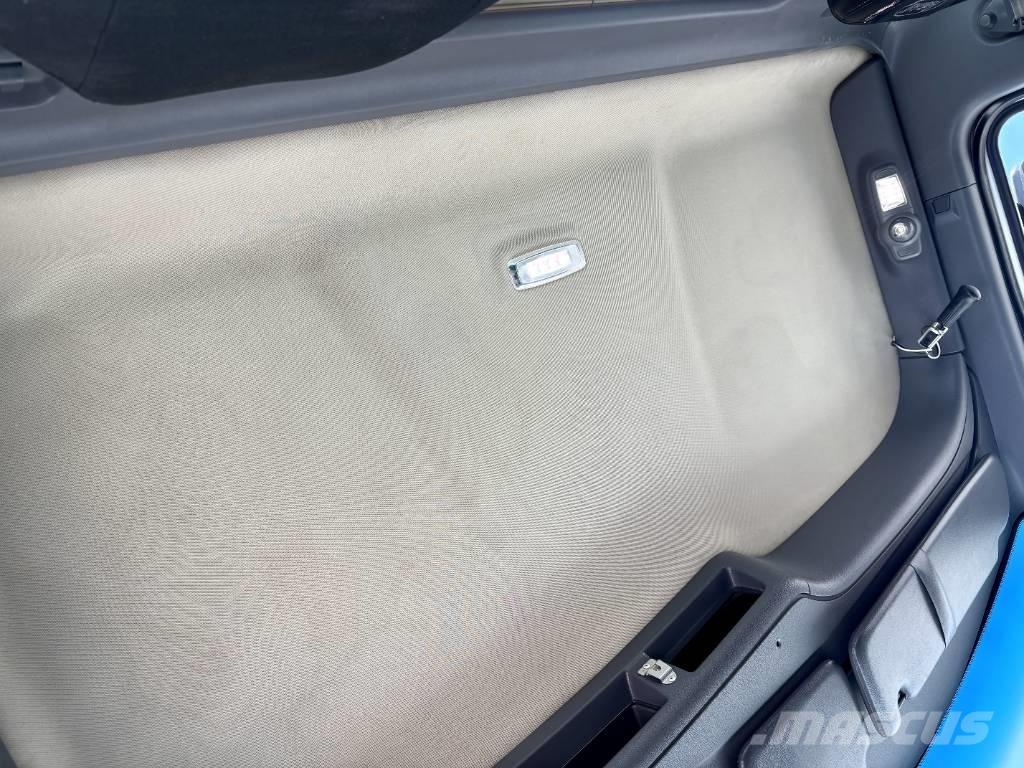 Peterbilt 567 牵引车