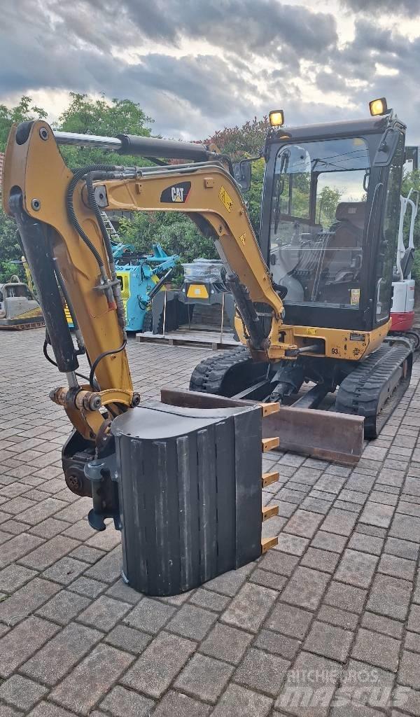 CAT 302.7 D CR 小型挖掘机