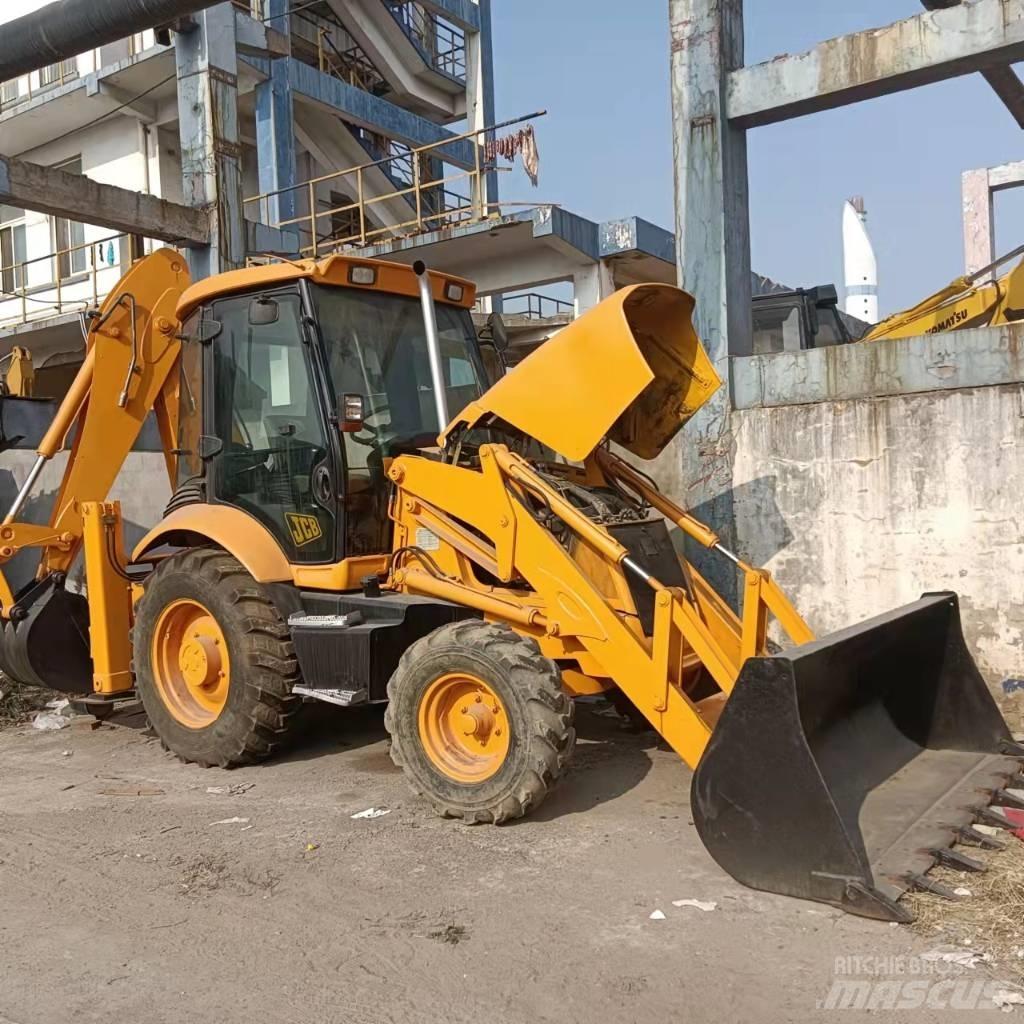 JCB 3CX 反铲装载机