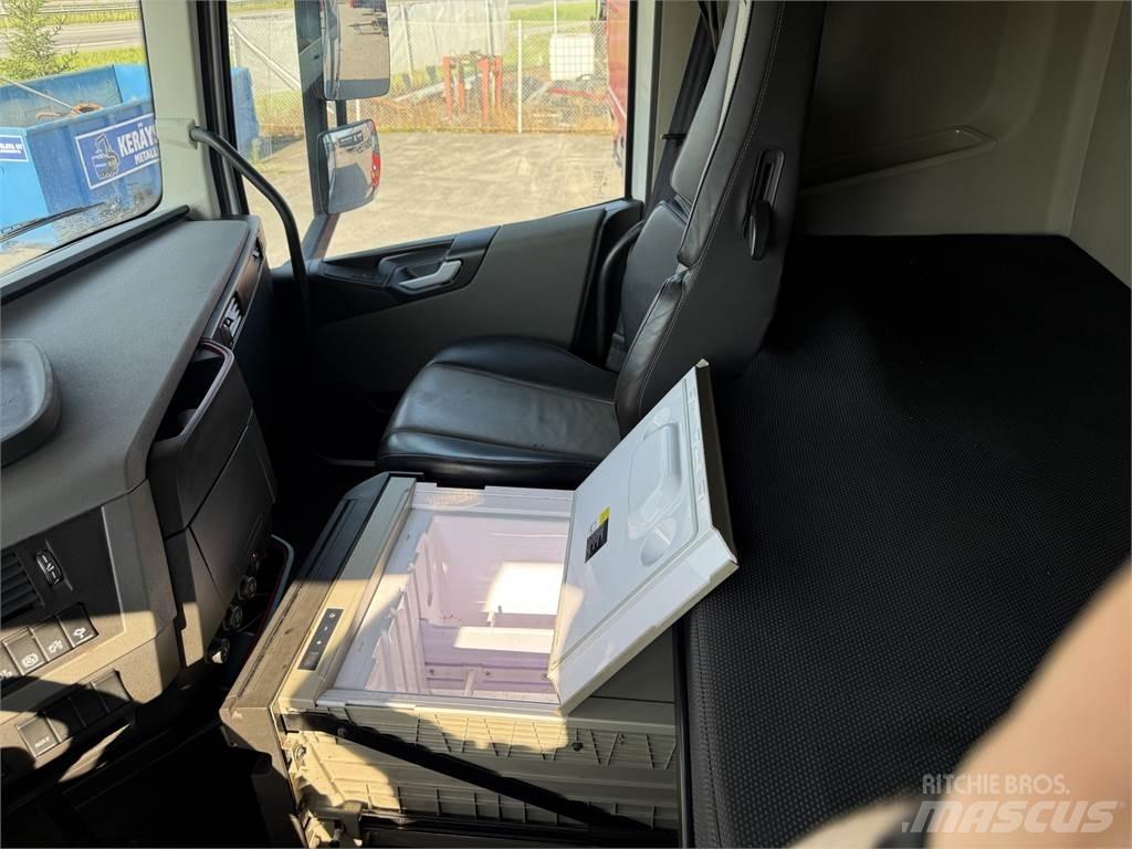 Volvo FH540 8X4 自卸式货车