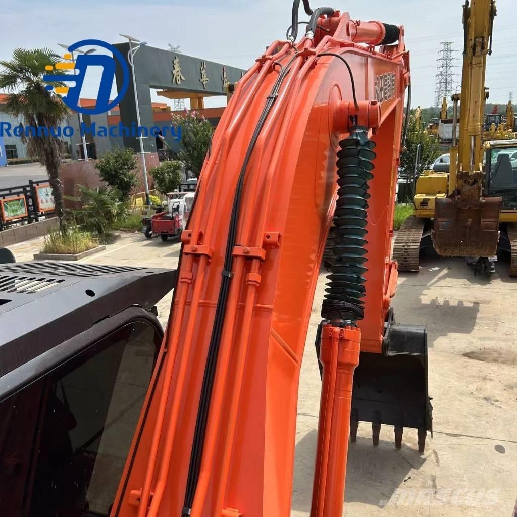 Hitachi ZX 200 履带挖掘机