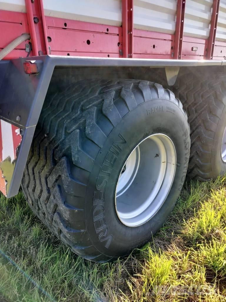 Pöttinger Torro 5700 自动装载拖车