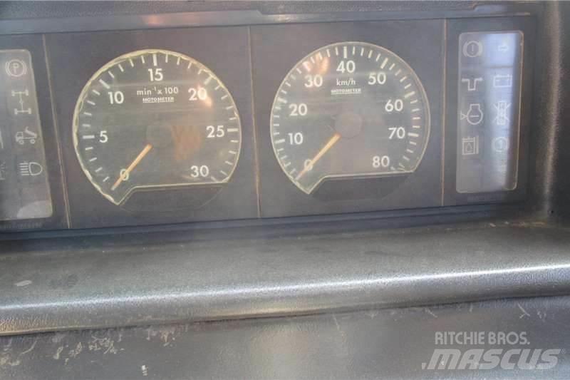 Bell B20C 6X4 油罐车