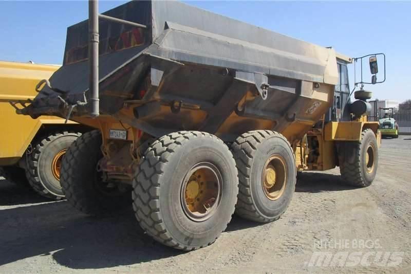 Bell B20C 6X4 油罐车