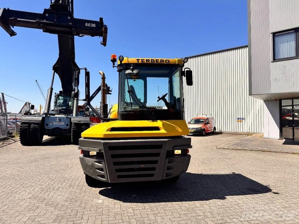 Terberg RT 223 码头牵引车