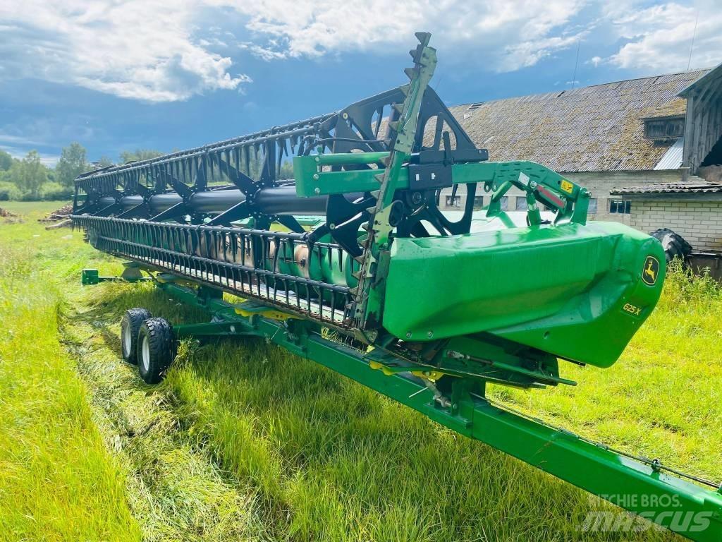 John Deere T670i 联合收割机