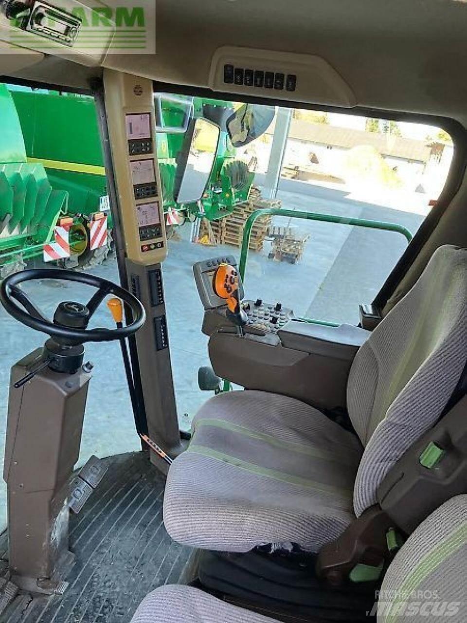 John Deere t560hm 联合收割机