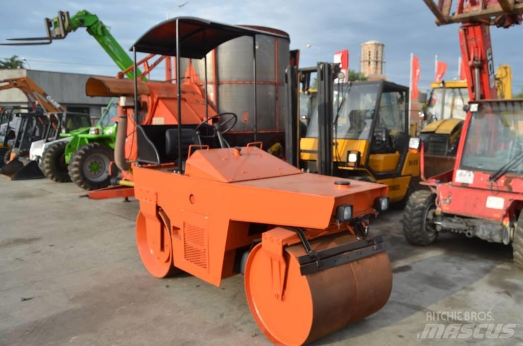 Bomag BW 90 双轮压路机