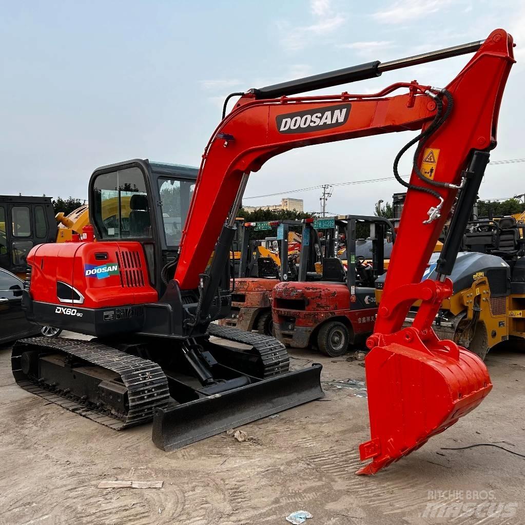 Doosan DX60 履带挖掘机