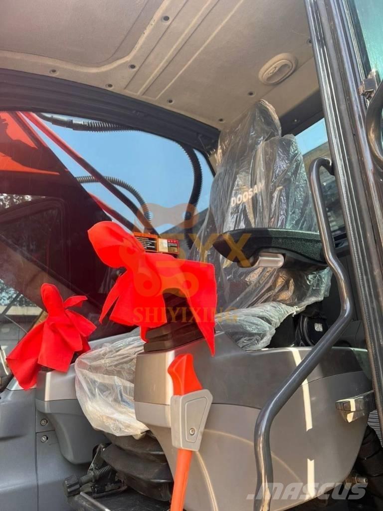 Doosan DX 300LC-9C 履带挖掘机