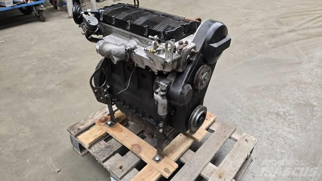 Lombardini LDW1404 发动机