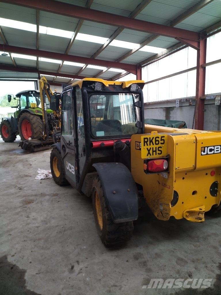 JCB 525-60 伸缩臂叉装车|叉装车