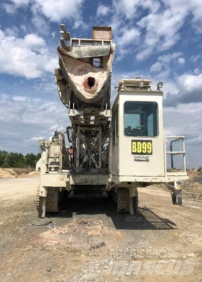Sandvik D45KS 钻孔机