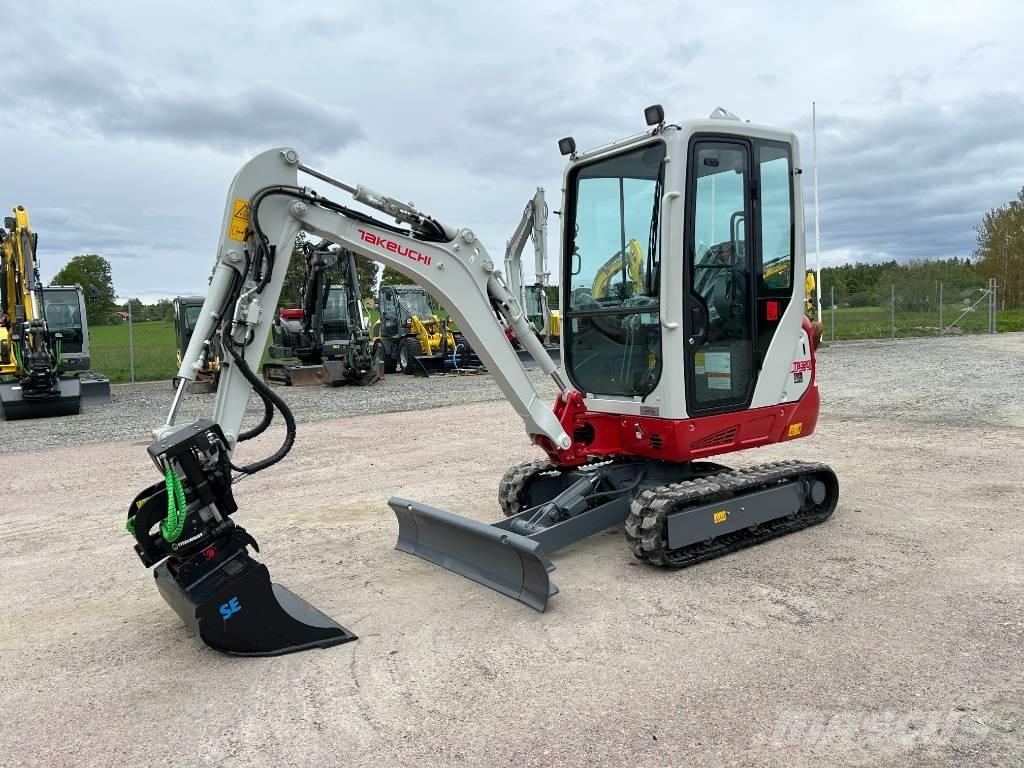 Takeuchi TB320 小型挖掘机
