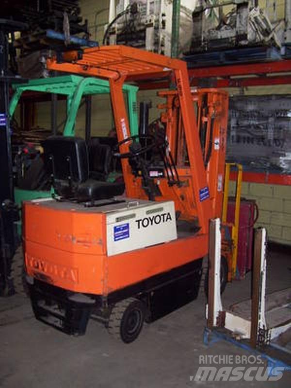 Toyota 2FBCA15 电动叉车