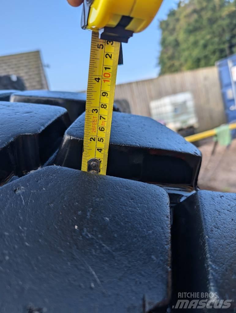 Bridgestone VLTS 轮胎、车轮和轮圈