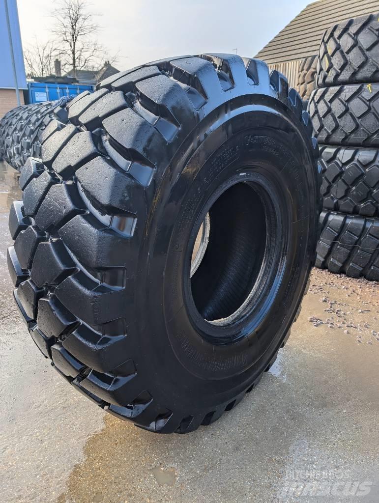 Bridgestone VLTS 轮胎、车轮和轮圈